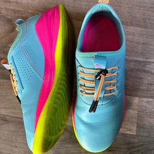 Clove nursing shoes, size 8.5